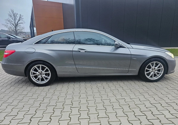 Mercedes-Benz Klasa E cena 44900 przebieg: 250000, rok produkcji 2009 z Międzyzdroje małe 137